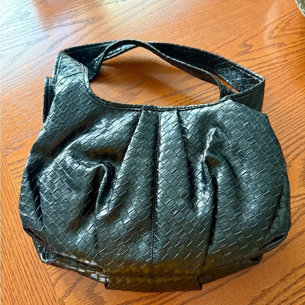 Simply Vera Vera Wang Shoulder Bag Womens Medium Black Woven Good Hobo Purse